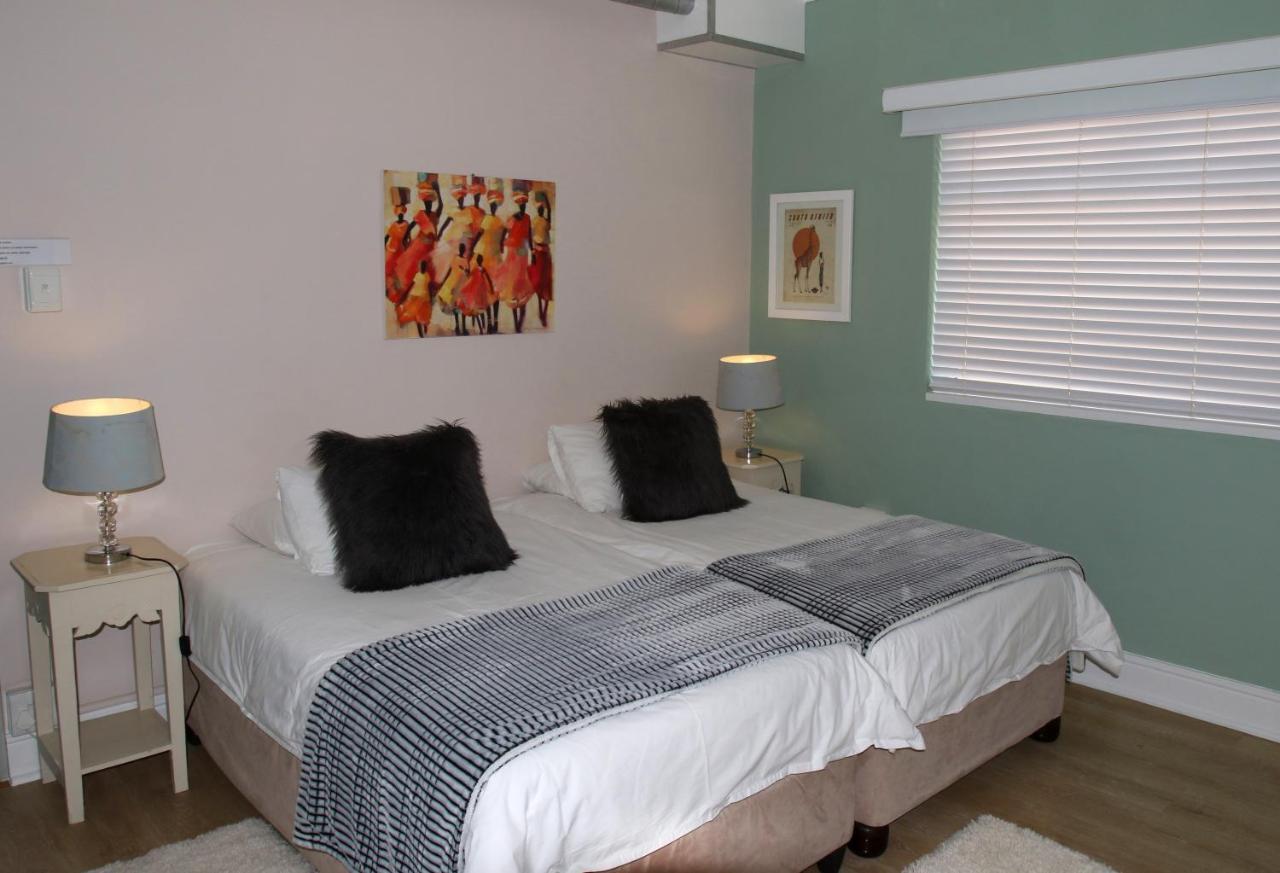 קייפטאון Dolphin Inn Guesthouse מראה חיצוני תמונה