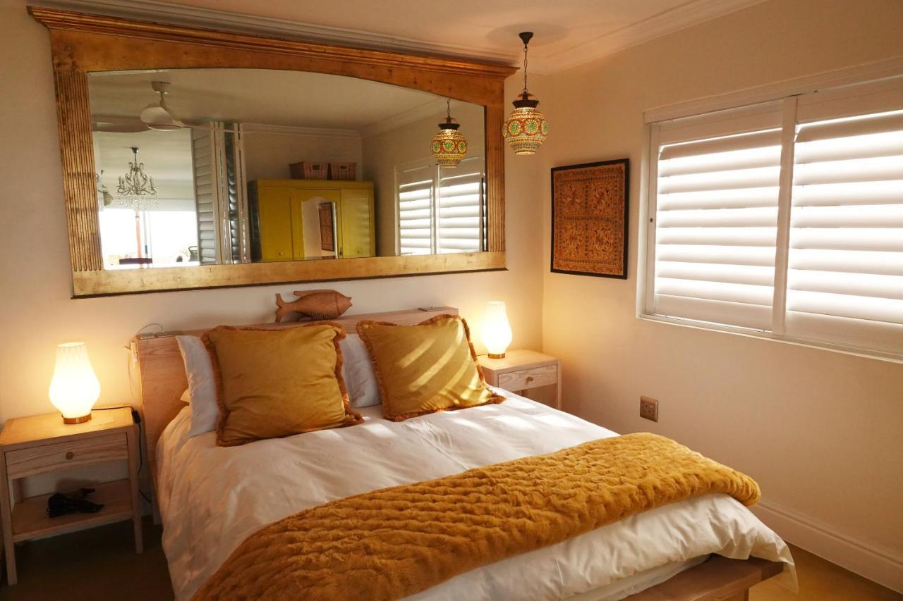 קייפטאון Dolphin Inn Guesthouse מראה חיצוני תמונה