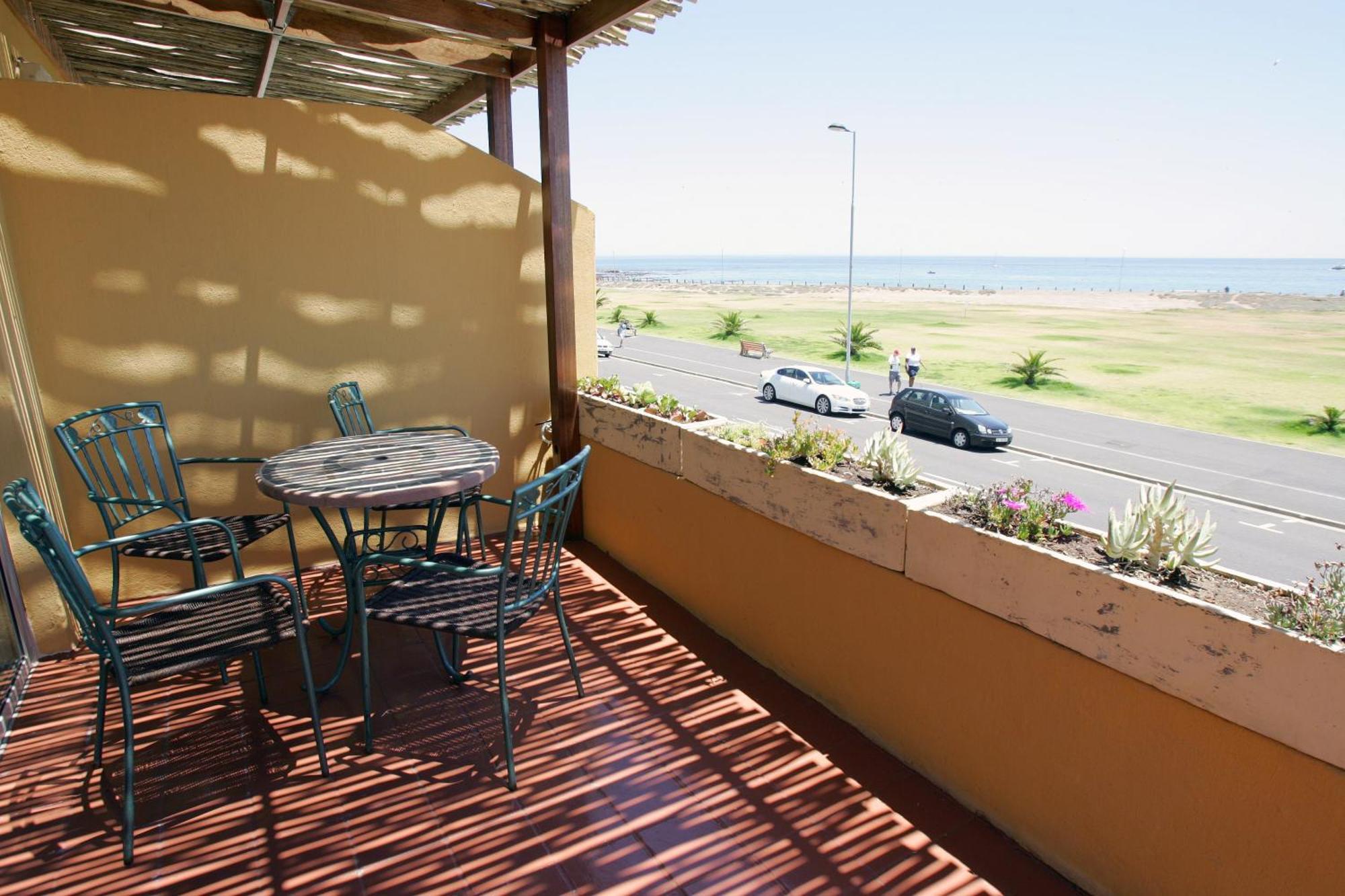 קייפטאון Dolphin Inn Guesthouse מראה חיצוני תמונה